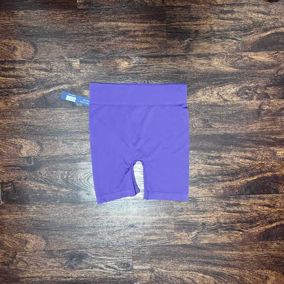 Emme Jordan Basics Compression Shorts - Size S/M - Picture 2 of 5